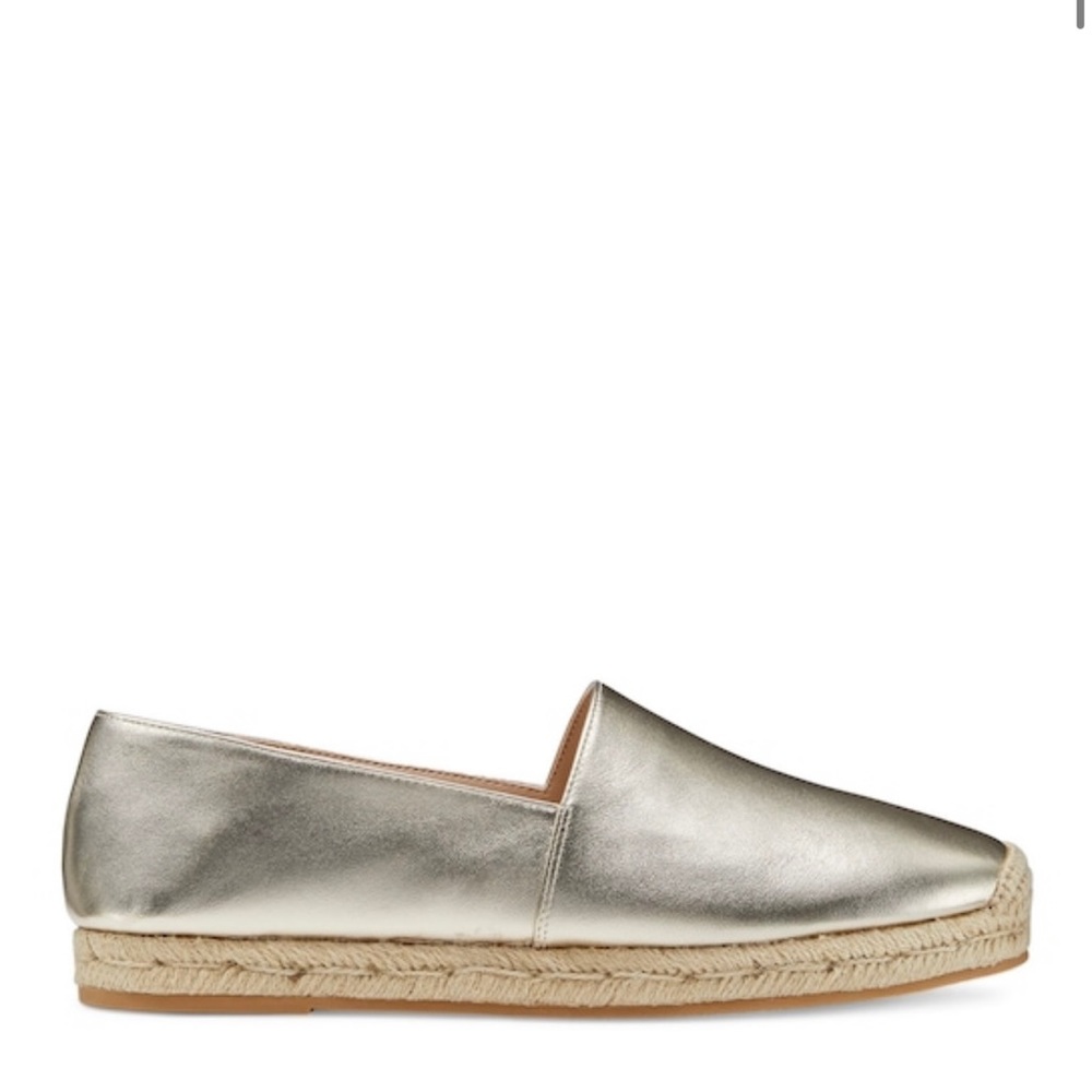 Stuart Weitzman MYKONOS ESPADRILLE FLAT size 9. New